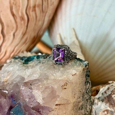 Die struck historical replica in sterling silver with Brazilian Amethyst