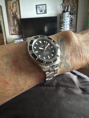 Newly fitted watch band! Good ol' Amsteez hooked it up- sweet lil' ticker, innit?