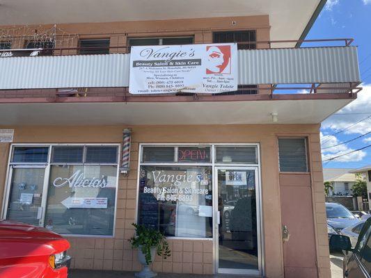 Vangie's beauty shop