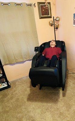 Kahuna Massage Chair Model: EM ARETE (All black)