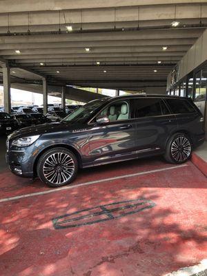 Lux Collision Center