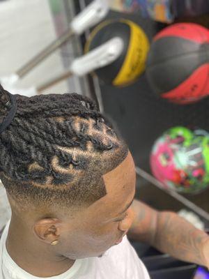 Kuzy Cuts Barbershop