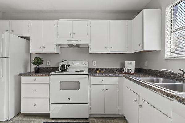 Element at 4411 Macon Apartments white appliance spacious kitchen