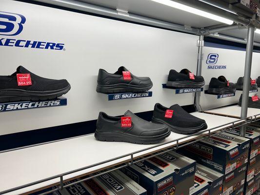 SKECHERS Warehouse Outlet
