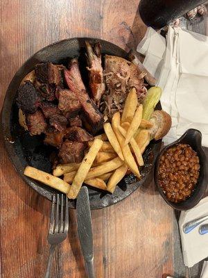 Burnt ends, ribs, pulled pork - Pitmaster Platter