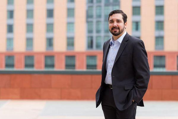 Personable and conveniently located across the 5 Freeway from UCSD.