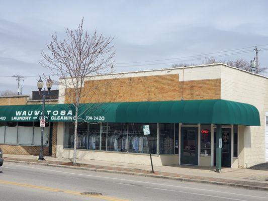 Wauwatosa Laundry & Dry Cleaners