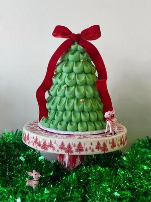 Christmas tree cake