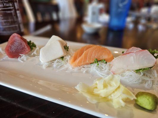 Fresh, sashimi, good pickled ginger, and spices Wasabi