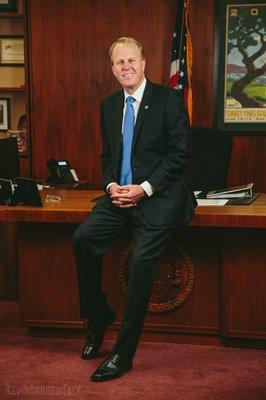 Portrait of San Diego Mayor Kevin Faulconer for the Downtown San Diego Partnership.