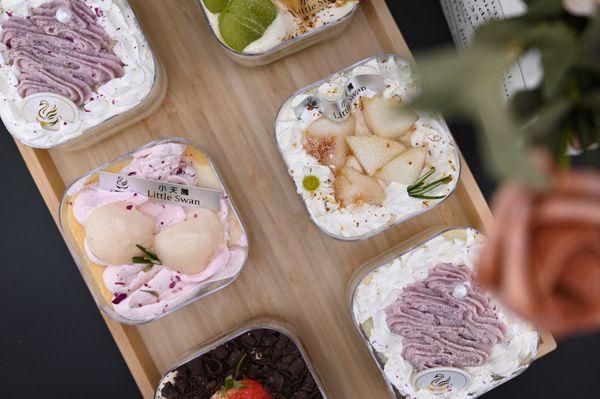 Our signature Box Cakes are the perfect blend of convenience and indulgence, offering multiple flavor。 Cake bakery