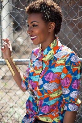 Use gold to accessorize your afro.