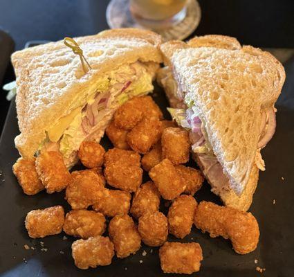 Turkey sandwich bursting with flavors soooooo delicious.