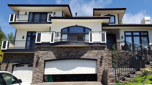 La Vida Painting & Construction