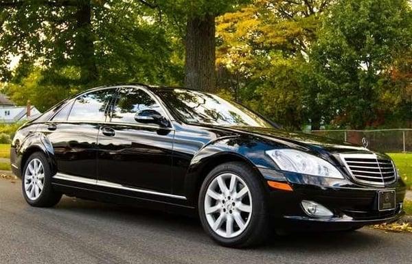 Modern Chariot Sedan Service