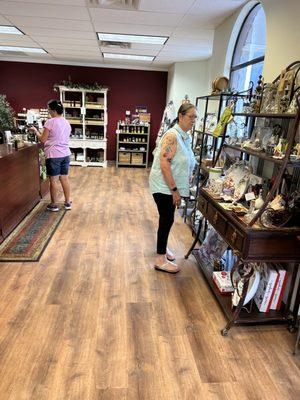 Plates, bowls, olive oil, knives, spoons, spices and a lot of other things related to olive oil and cooking. BBQ sauces and dry rubs.