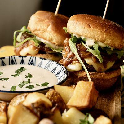 Ease Supper Club & Bistro