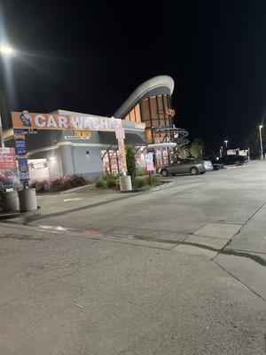 Loop Neighborhood Market