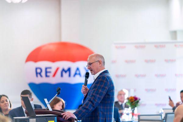 RE/MAX Select