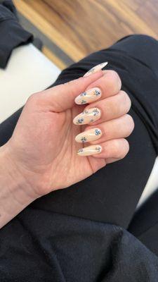 Cute blueberry nail design