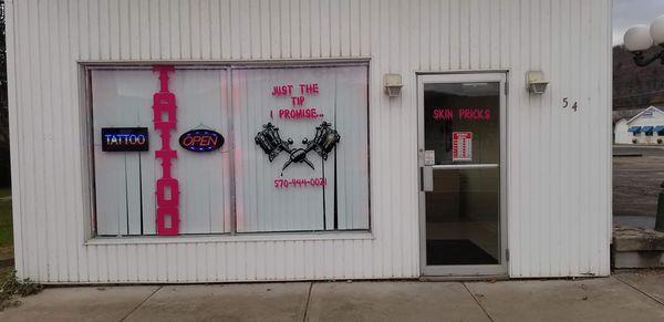 Skin Pricks Custom Body Art