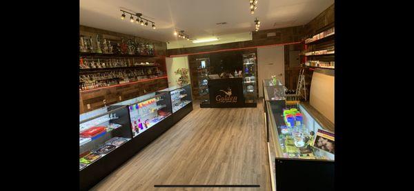 Golden Pipe Smoke Shop