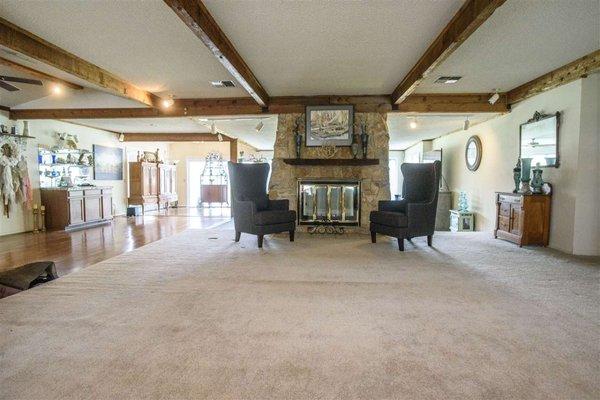 Texas Twisted Realty - Nadia Huynh