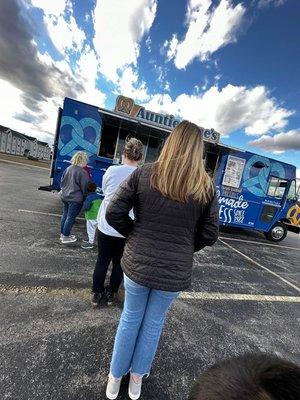 Auntie Anne's Pretzel Truck