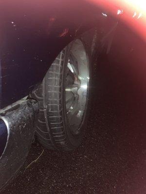 Whole lug nuts fell off and scraped my inner rim .