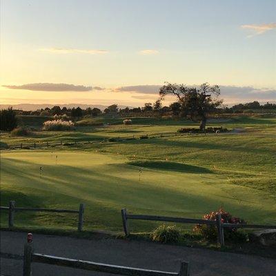 Putting green, spend time here too