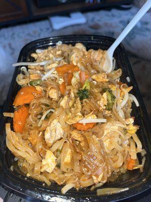Gluten Free Chicken Pad Thai with Vegetables