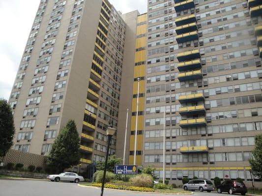 Towne House Suites Apartments
