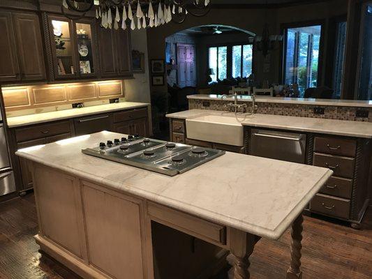 Countertops done with Taj Mahal 3 cm quartzite.