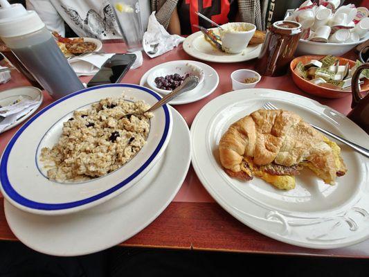 Gus's Diner One Eight Five