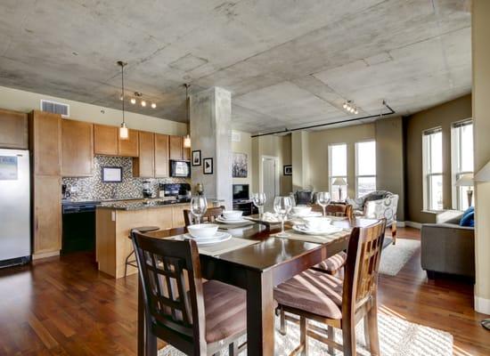 TwentyOne 01 on Market by Stay Alfred