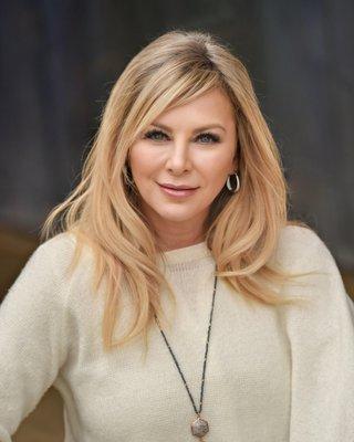 Designations: GRI, CRS, SRES, ILHMS, Homelight Top Negotiator, Masters Club award