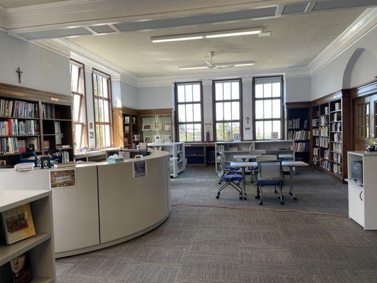 Holy Names High School