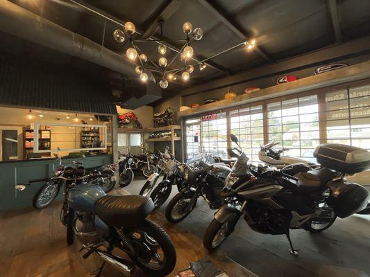 Revolution Motorsports - Revmoto