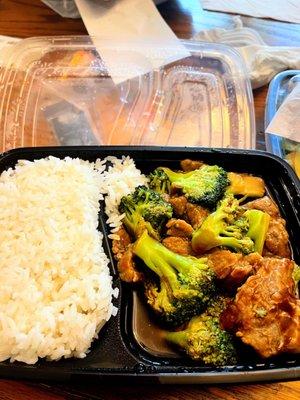 Beef with Broccoli Lunch