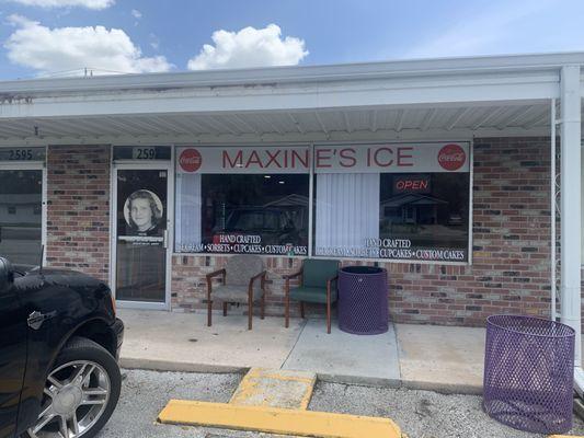 Maxine’s Ice