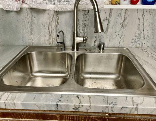 New kitchen sink and faucet