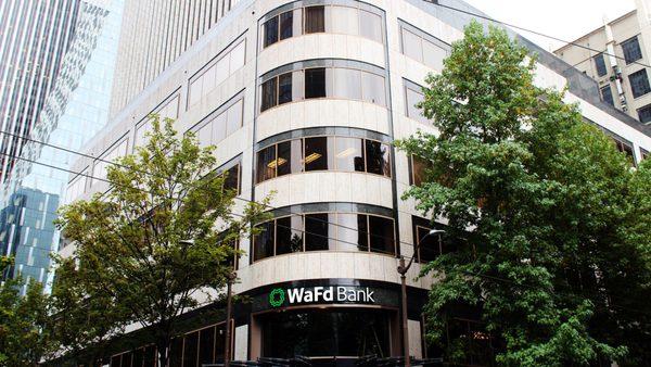 Photo of the WaFd Bank Branch location in Seattle, Washington. Located at 425 Pike Street, Seattle, WA 98101