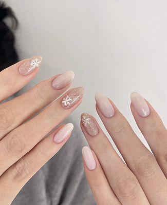 Nail & Bloom