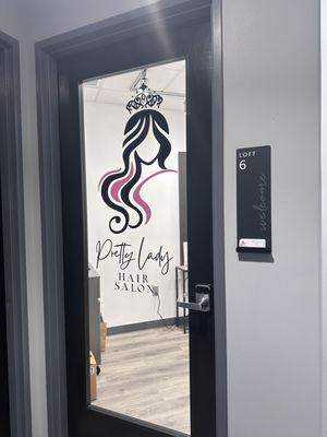 Here's my suite inside Salon Lofts. Salon Lofts is located between Sol Mexican restaurant and
Eddie V's in Scottsdale Quarter