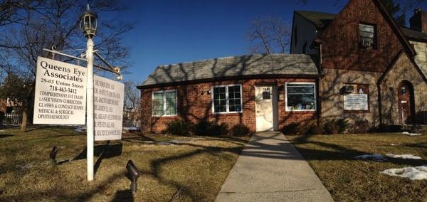 Queens Eye Associates