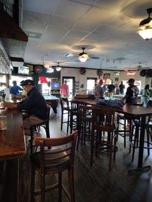 Racks Restaurant & Sports Bar