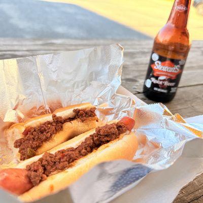 Perfect chili hotdogs!