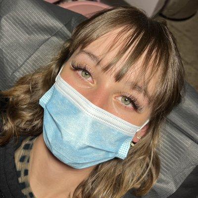 A classic lash set with a touch of white added on the ends. We have a variety of colors available!