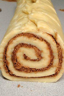 Cinnamon, butter, sugar, in a roll. gonna make 12! come n get.