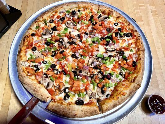 Veggie pizza - the 16 inch with 10 slices